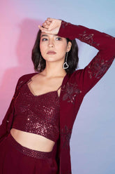 Ensemble de cordons brodés à paillettes en georgette marron avec haussement d'épaules